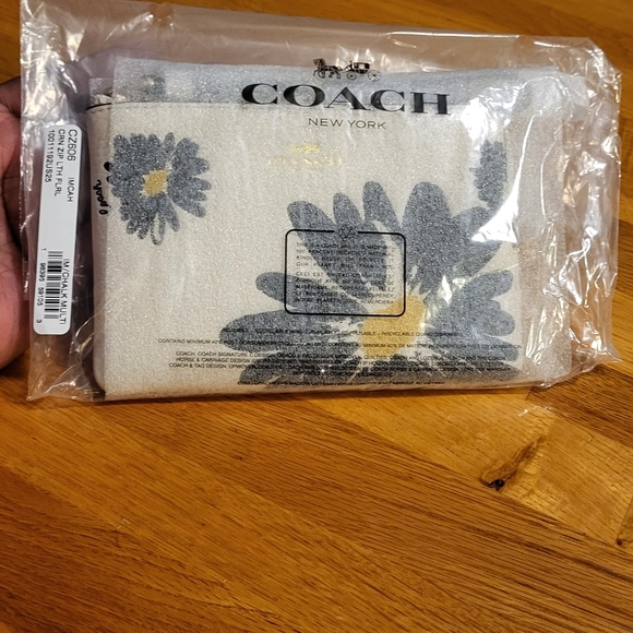 Coach Corner Zip Wristlet With Floral Print - Picture 13 of 13